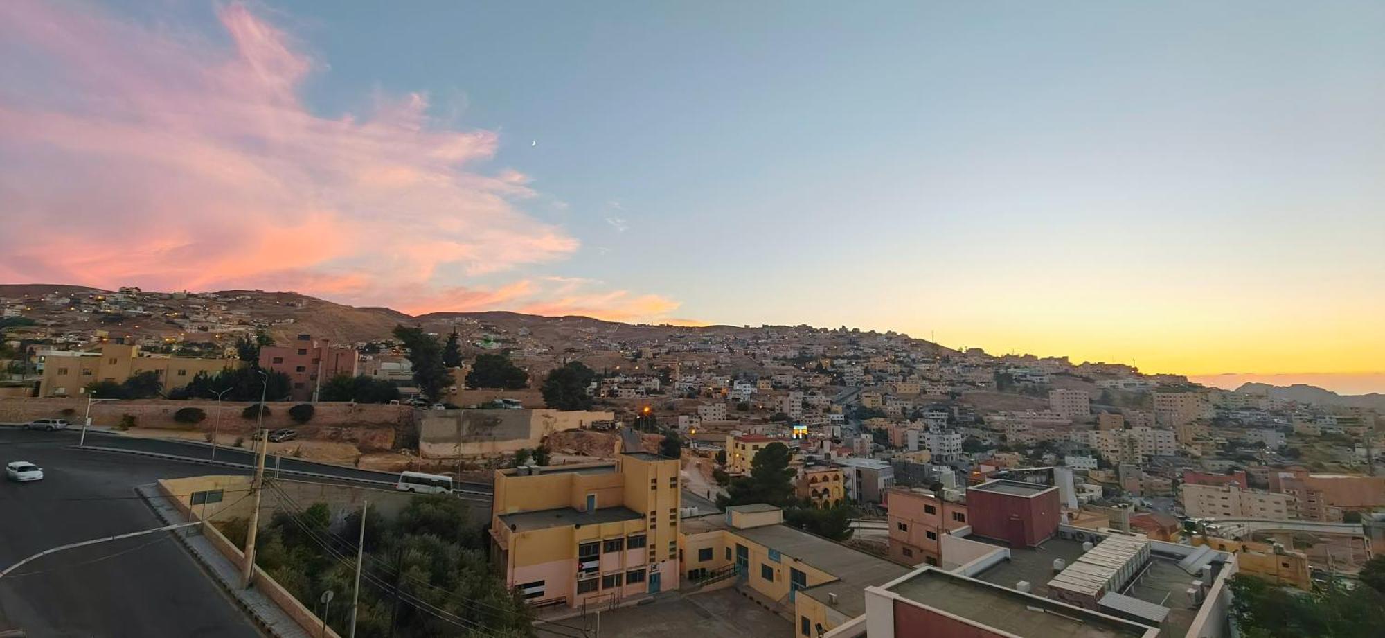فندق كليوبترا وادي موسى المظهر الخارجي الصورة